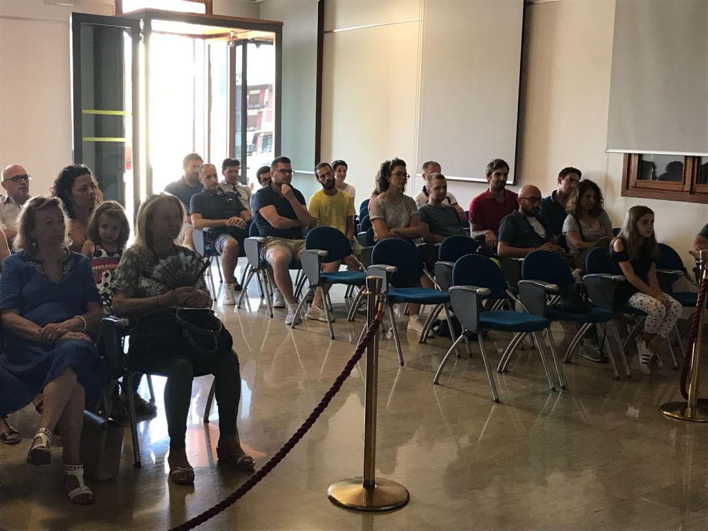 37058972_10216890556405766_7800259134703534080_n